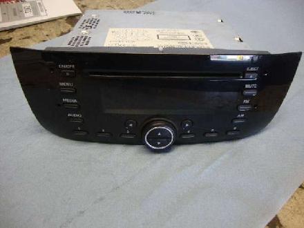 Radio mit CD Punto 199 1,2 Bj 2011 Fiat / Lancia Grande Punto (Typ:199)